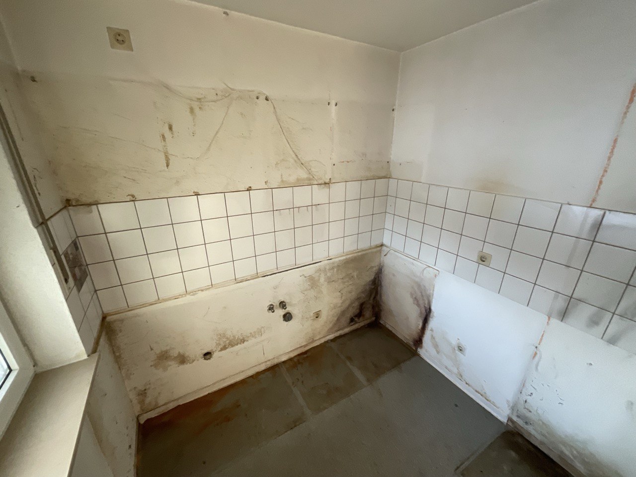 Vorher - Schimmelpilzsanierung in Köln